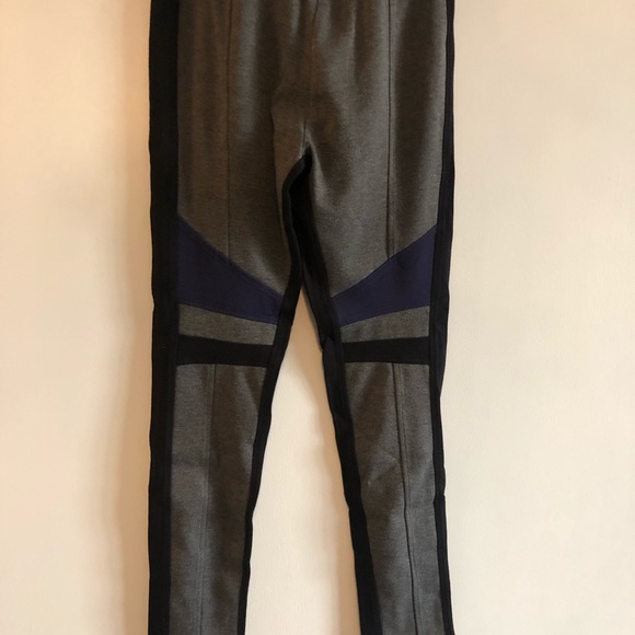 BCBG Max Azria - Picture 2 of 8